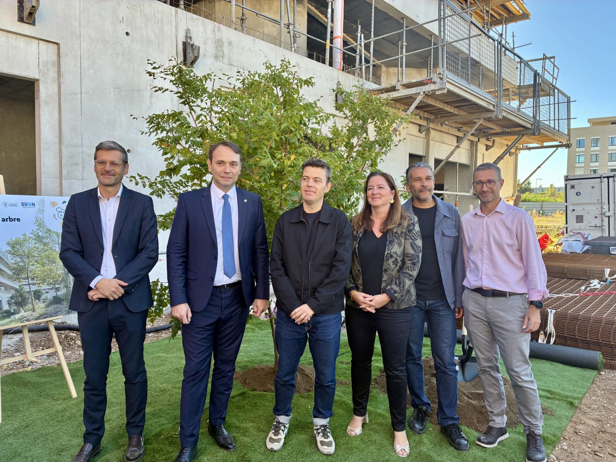 Actualité Plantation du premier arbre de la résidence NOVA à Bron